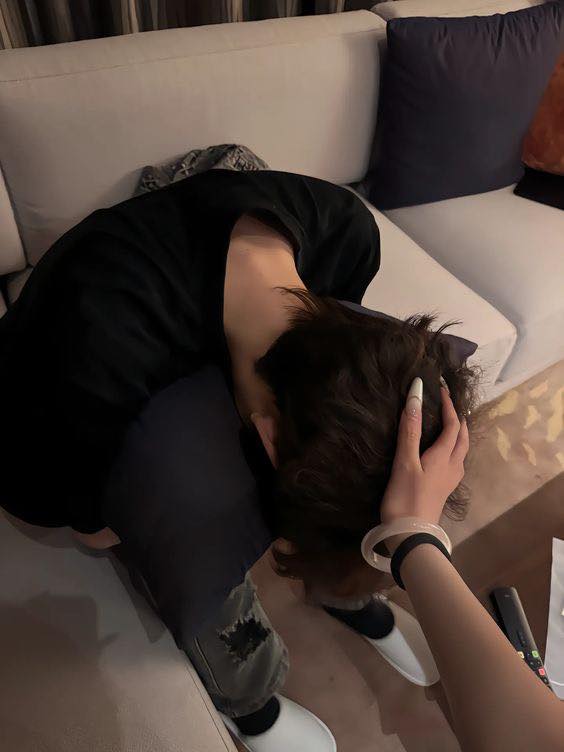 Chúng Ta Đều Xứng Đáng Được Yêu