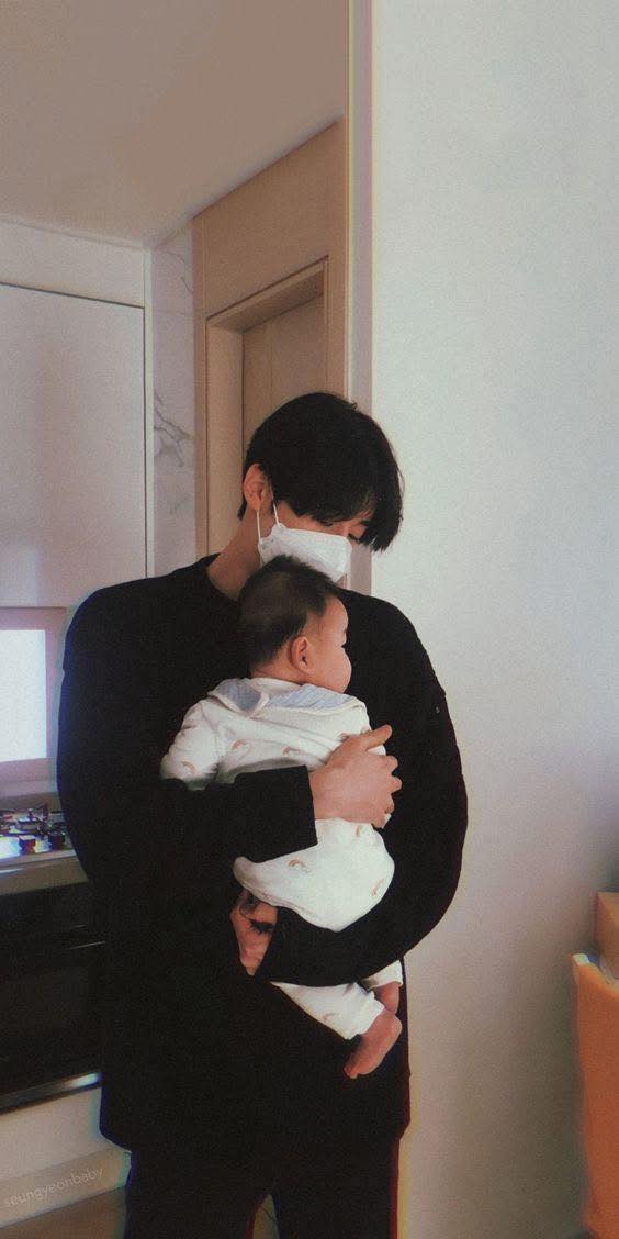 Vì Em Là Mẹ Của Con Gái Anh